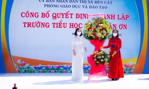 CÔNG BỐ QUYẾT ĐỊNH THÀNH LẬP TRƯỜNG TIỂU HỌC TRẦN VĂN ƠN