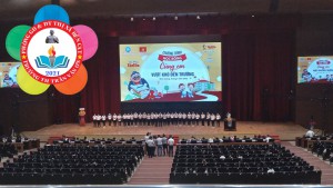 HỌC SINH TRƯỜNG TIỂU HỌC TRẦN VĂN ƠN NHẬN HỌC BỔNG "CÙNG EM VƯỢT KHÓ ĐẾN TRƯỜNG"