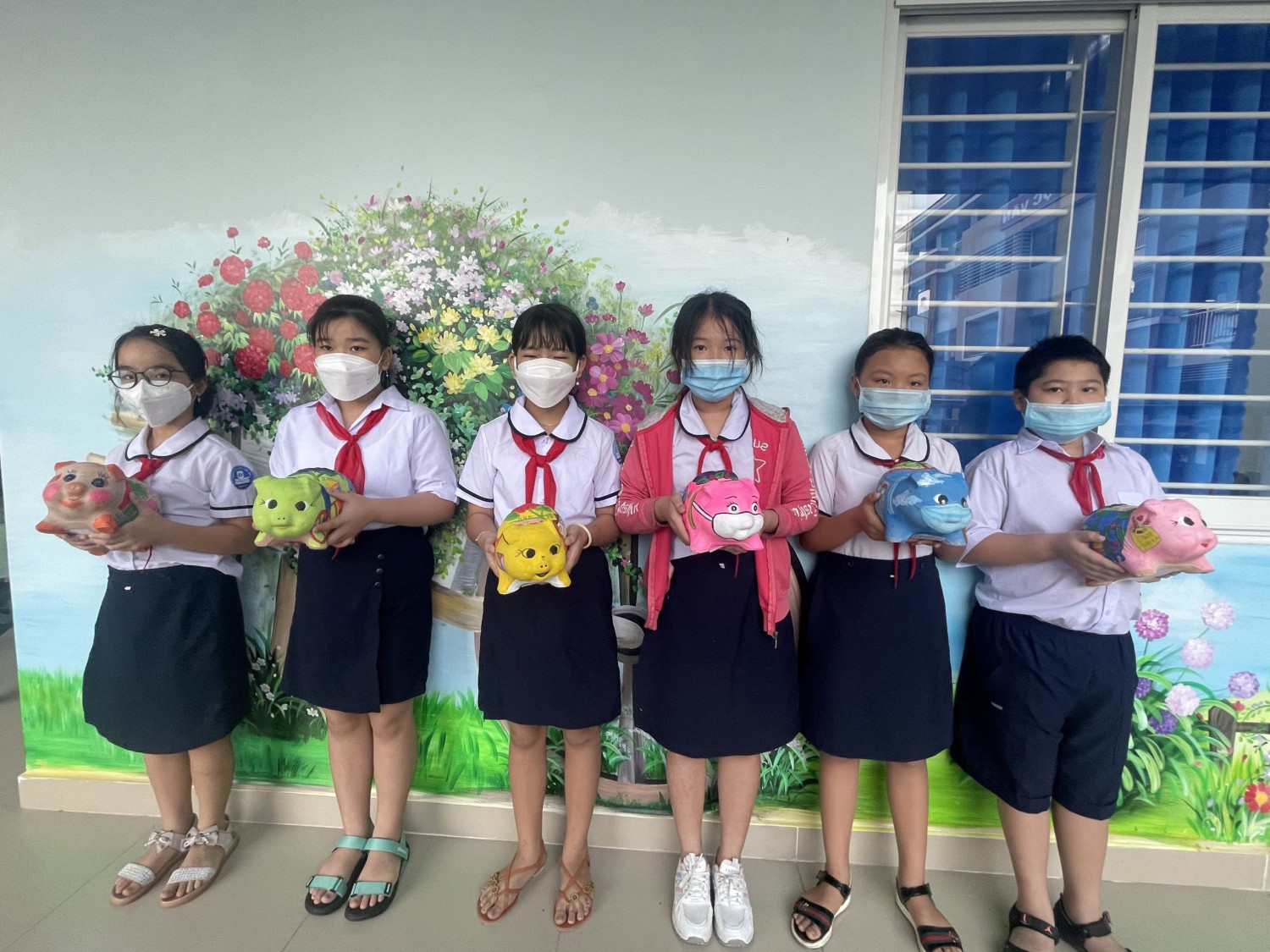 TRƯỜNG TIỂU HỌC TRẦN VĂN ƠN TỔ CHỨC CUỘC THI VẼ TRANG TRÍ HEO ĐẤT